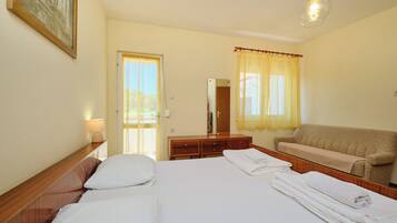 Apartment (A2) | Iron/ironing board, free WiFi