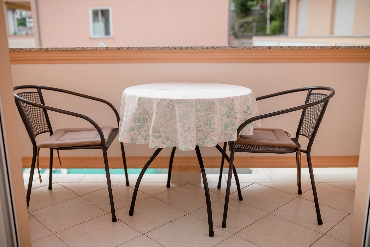 Apartment (A5) | Outdoor dining