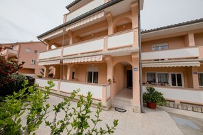 Esterni
