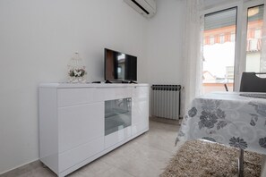 Apartment (A4) | Bahagian dalam