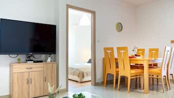 Apartment (A2) | Dining