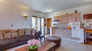 Apartment (A2) | Living room