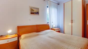 Iron/ironing board, free WiFi