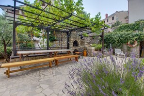 BBQ/picnic Area - Apartments Eli (Mali Losinj)
