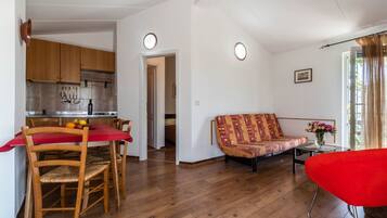 Lejlighed (A1) | Privat køkken | Køleskab, kogeplade, espressomaskine, elkedel