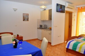 Studio (A3) | Private kitchen - Apartments Ivi (Makarska)