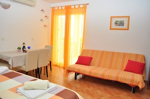 Studio (A3) | Interior - Apartments Ivi (Makarska)