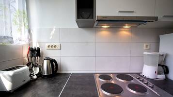 Apartment (A2) | Private kitchen | Espresso maker, fridge, microwave, oven