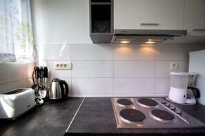 Fridge, microwave, oven, stovetop - Apartments Marija (Rab)
