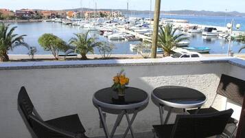 Apartment (A2) | Balcony