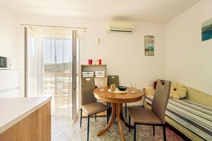 Studio (A1) | Khu ăn uống