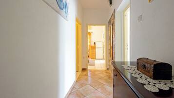 Apartment (A2) | Hallway
