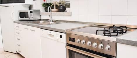 公寓 (A1) | 私人廚房 | 電冰箱、微波爐、烤箱、爐台