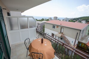 Apartment (A1) | Balkon