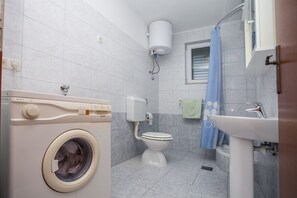 Apartment (A2) | Bathroom - Apartments Petar (Dugi Rat)