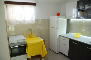 Casa | Cucina privata | Frigorifero, piano cottura, pentole/stoviglie/utensili