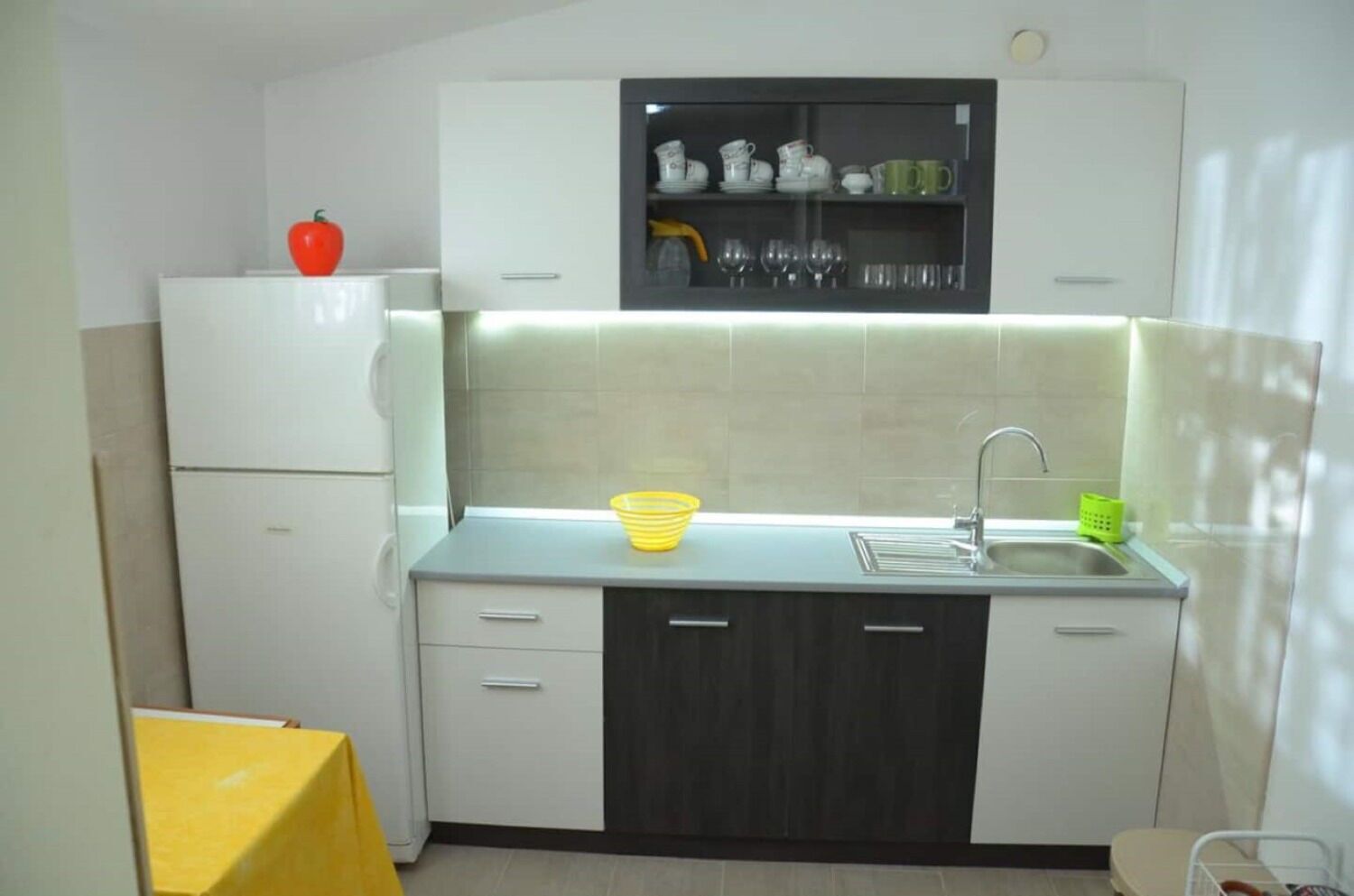 House | Private kitchen | Fridge, stovetop, cookware/dishes/utensils