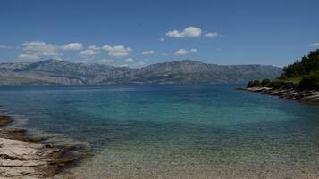 Una playa cerca