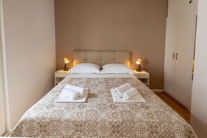 Studio (A1) | Iron/ironing board, free WiFi - Apartments Gianni (Makarska)