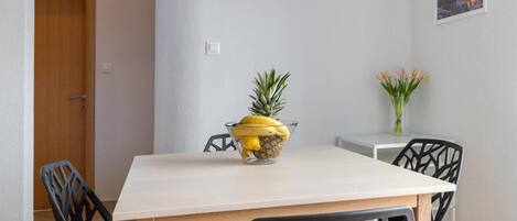 Apartment (A3) | Speisen