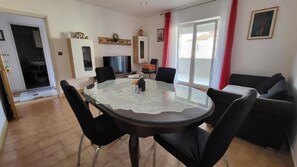 Apartment (A1) | Dining - Apartment Anec (Supetar)