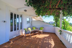 Apartment (A1) | Terrace/patio - Apartment Pavilion (Rab)