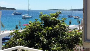 Apartment (A2) | Water view - Apartments Mateo (Primosten)
