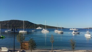 Apartment (A2) | Water view - Apartments Mateo (Primosten)