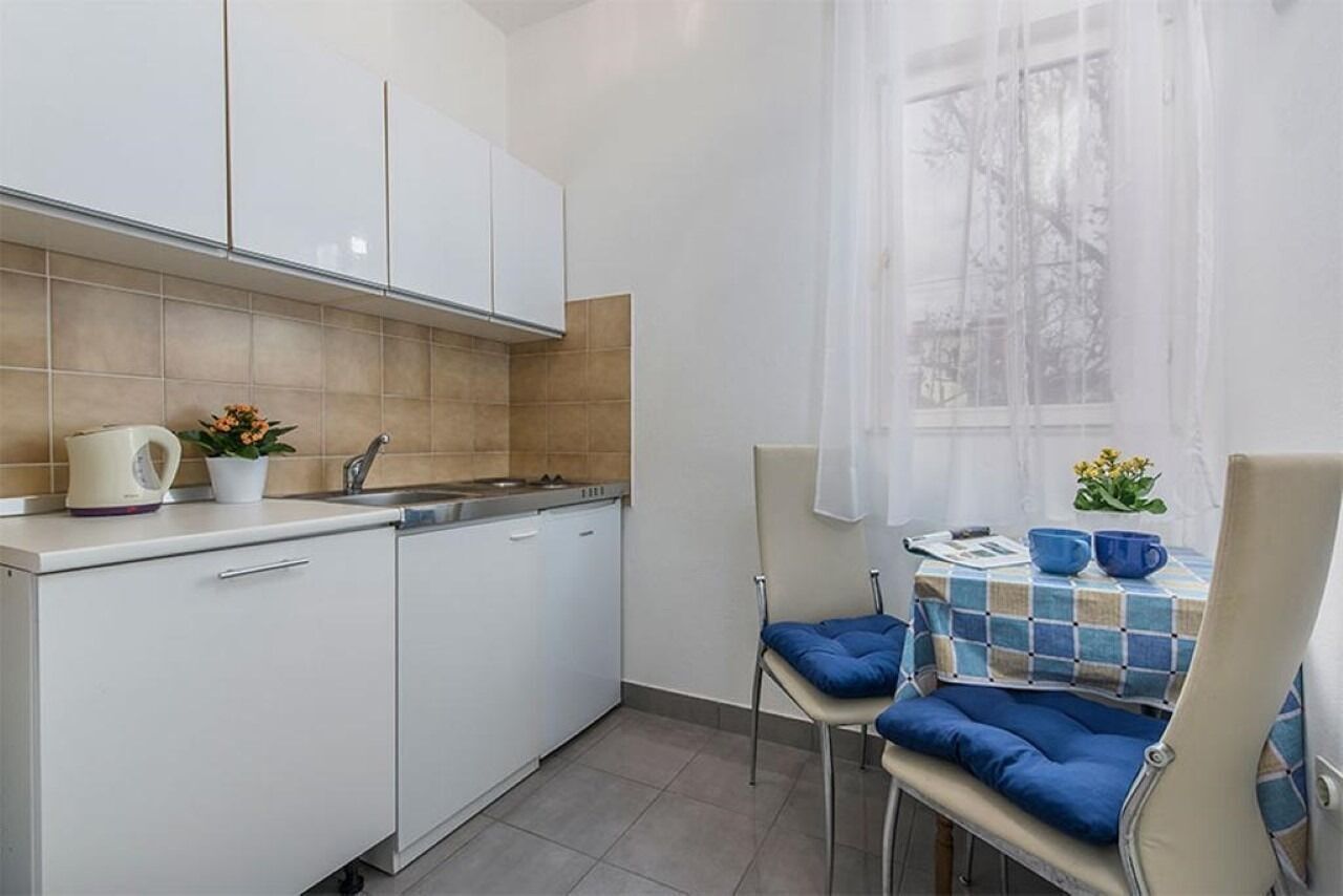 Studio (A2) | Private kitchen | Fridge, stovetop, espresso maker, electric kettle