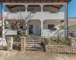 Building design - Apartment Neva (Novigrad)