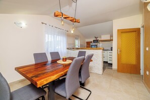 公寓 (A2) | 私人廚房 | 電冰箱、微波爐、烤箱、爐台