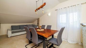 Apartment (A2) | Living room