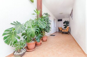 Apartment (A2) | Terrace/patio - Apartments Natasa (Podgora)
