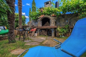 Apartment (A1) | BBQ/picnic area - Apartments Rasa (Malinska-Dubasnica)