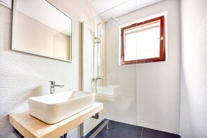 Apartment (A2) | Bathroom