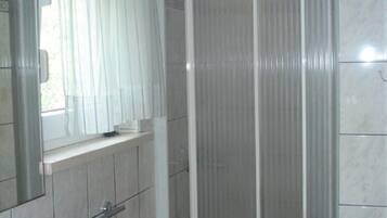 Apartment (A2) | Badezimmer | Dusche
