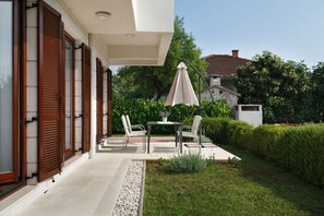 Courtyard - Apartment Marija (Okrug)