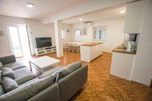 Apartment (A5) | Ruang tamu