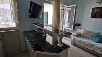 Apartment (A3) | Private kitchen | Espresso maker, fridge, oven, stovetop