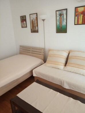 Iron/ironing board, free WiFi - Apartments Pondeljak (Malinska-Dubasnica)