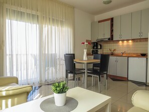 Apartment (A4) | Private kitchen - Apartments Eddie (Zadar)