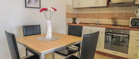 Apartment (A3) | Private kitchen