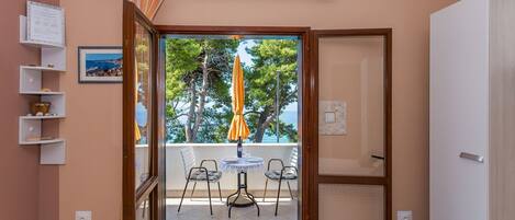 Studio (A3) | Interior