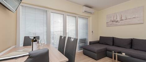 Apartment (A7) | Living room