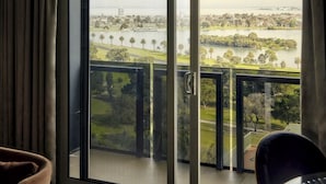 Luxury Apartment, Balcony, Lake View | Desk, laptop workspace - Minton Apartments (Melbourne)