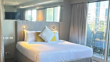 Een bureau, een laptopwerkplek