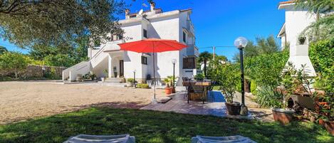 ลานระเบียง/นอกชาน