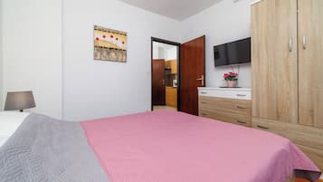 Apartment (A3) | Iron/ironing board, free WiFi