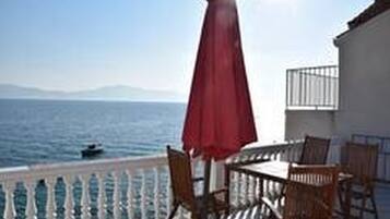 Apartemen (A1) | Balkon