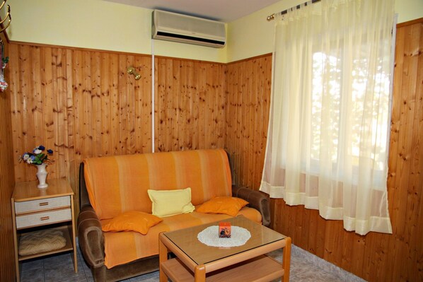 Apartment (A2) | Living room - Apartments Nikola (Postira)